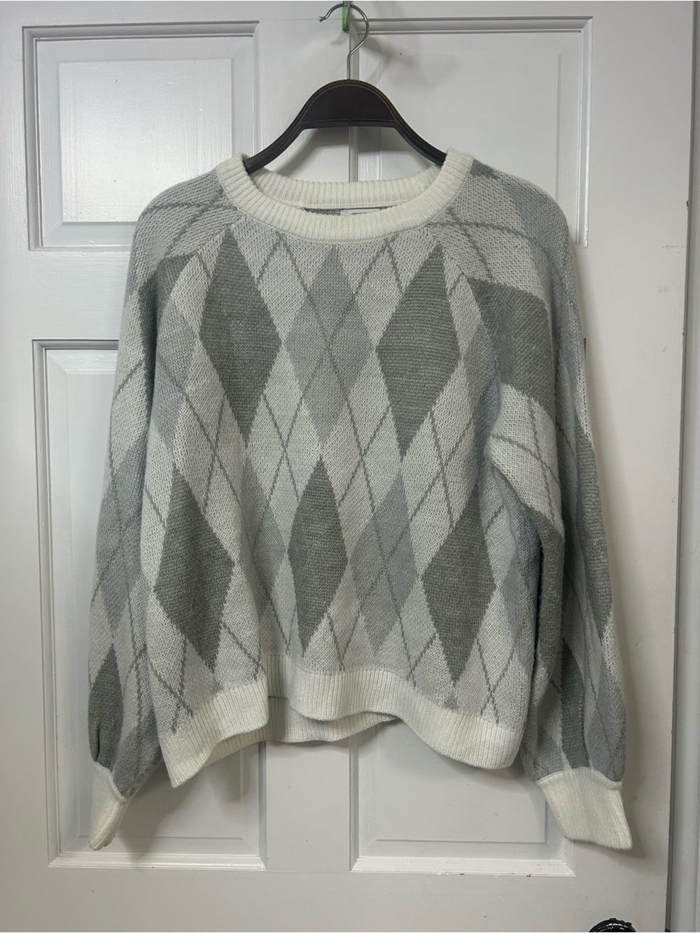 crown & ivy Grey and White Argyle Crewneck Sweater